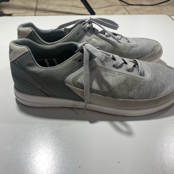 STR/KE MVMNT Two Tone Gray Interval Lightweight Thermal Support Trainer NWOT 12 - Picture 2 of 15